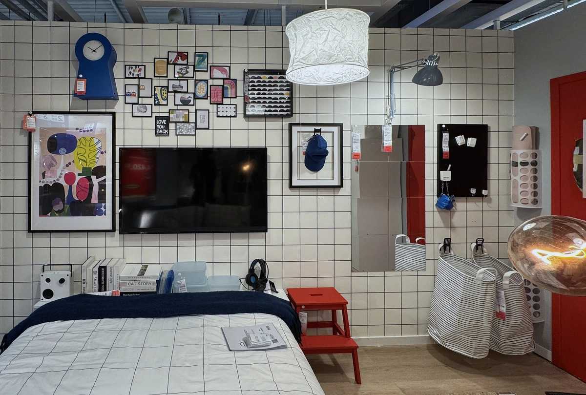 Built: TV and picture wall